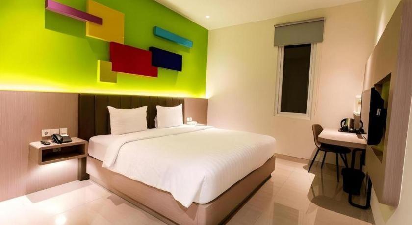 Zoom Dharmahusada Hotel Surabaya Buitenkant foto